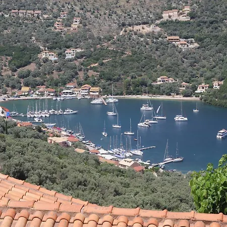 Arethousa Sivota