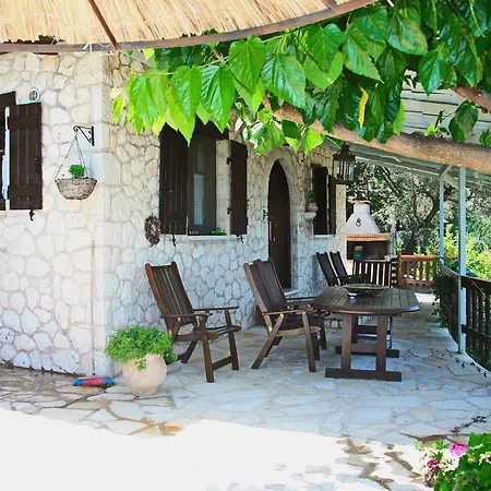 Vila Arethousa Sivota